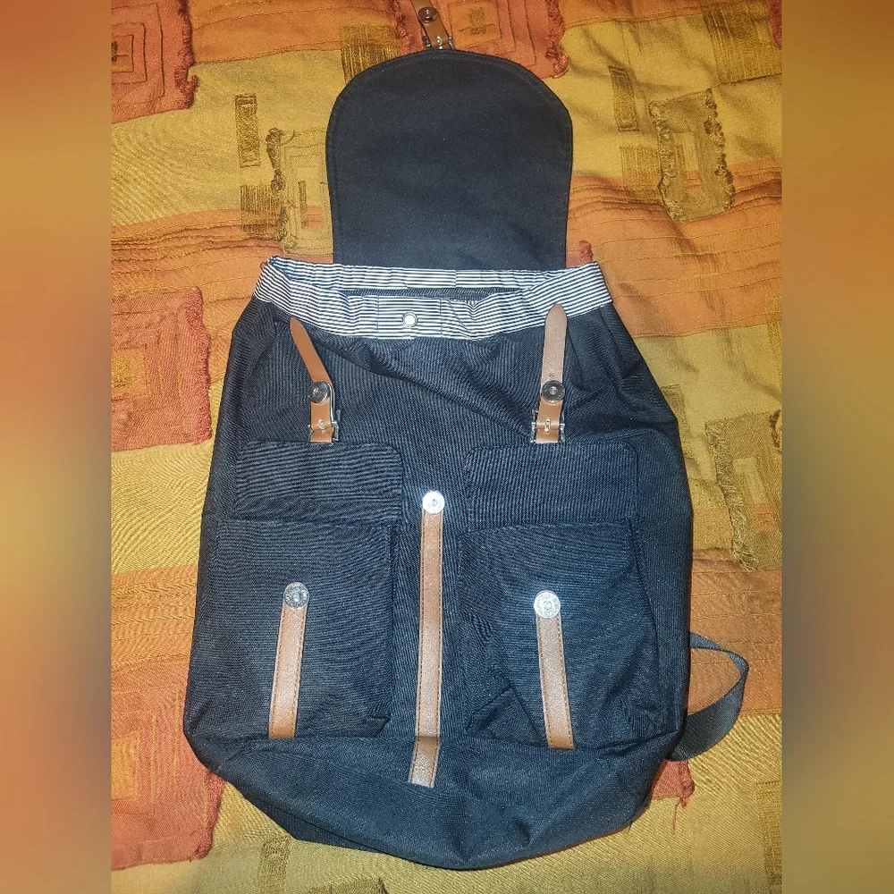Backpack gently used - Picture 4 of 4